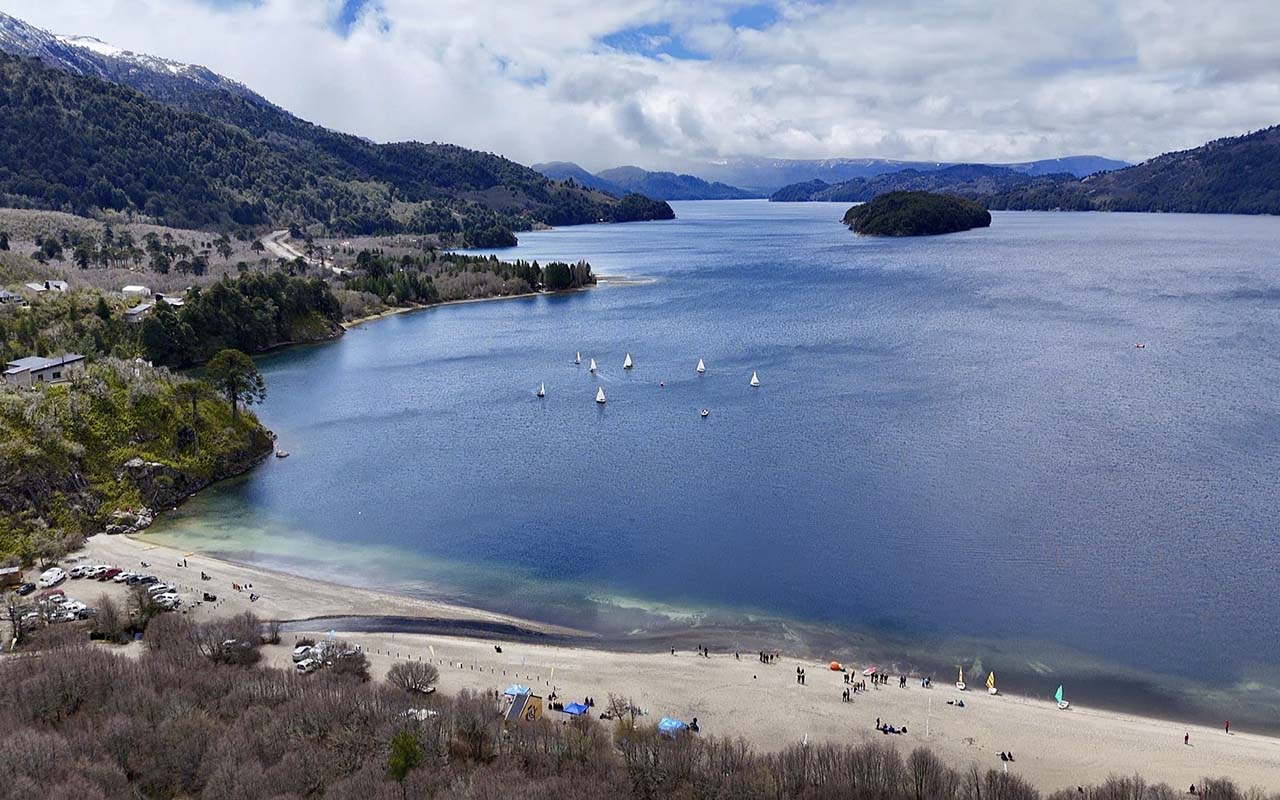 La belleza del lago Moquehue fue protagonista en la 1ra Regata del Pehuén