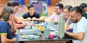 TRABAJO EN RED DE JUVENTUDES EN LA REGIÓN DEL PEHUEN Villa Pehuenia Moquehue participó del Encuentro de Referentes de Juventud de las localidades que integran la Región del Pehuén, con la presencia de Katherina Allende, Subsecretaria de Juventud de la Pr