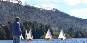 Último día de velas en el lago Moquehue: la Regata del Pehuén va por su cierre en Villa Pehuenia Moquehue