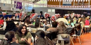 Cartones, música y sorpresas: Villa Pehuenia Moquehue celebra a las mamás con un Gran Bingo